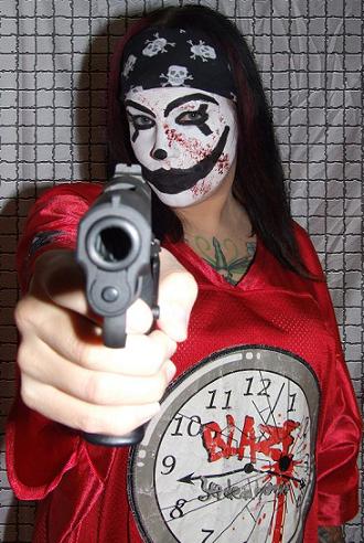 gun girl